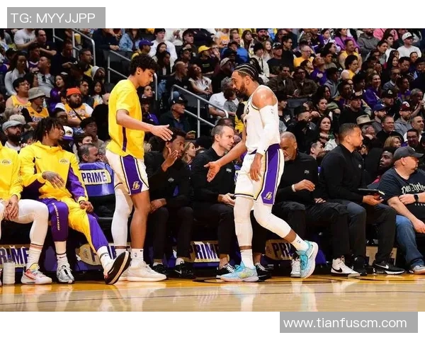 圣诞大战湖人对勇士精彩全场视频回顾与赛后分析