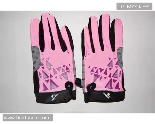 南京城市马拉松点评：极限运动队展现灵活性与团队协作的精彩瞬间